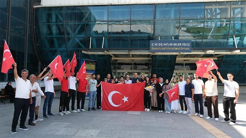 Erzincan’da gurur tablosu: Avrupa üçüncüsü galip Berat Afal coşkuyla karşılandı