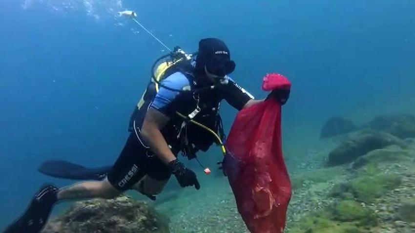 Antalya'da dalgıçlar gözlemledi: 'Hıdırellez dileklerini yiyerek ölüyorlar'
