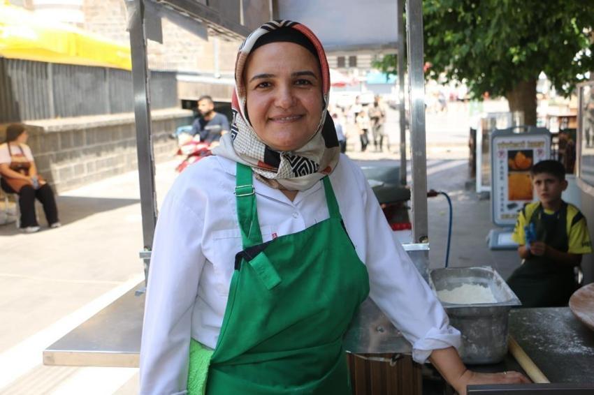Can sıkıntısını mesleğe dönüştürdü: Diyarbakır'da gelin görümce dükkan açtı