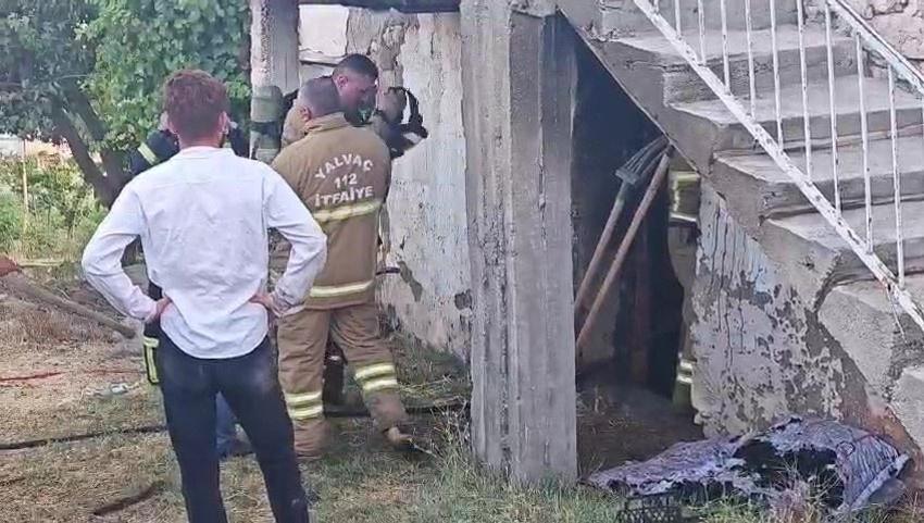 Komşudaki yangını camide duyurdu: Hoparlörden yardım istedi
