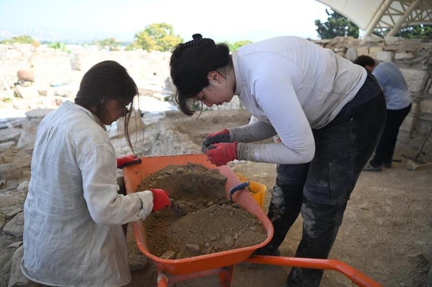 Kuşadası'nda 5 noktada tarih fışkırıyor: Çalışmalar başladı