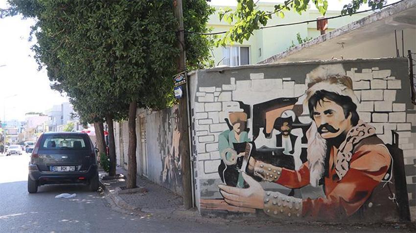 Adana'da bu sokağa giren kendini film setinde sanıyor! Duvarlardan nostalji fışkırıyor