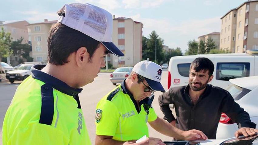 Erzurum'da düğün konvoyuna giren vatandaş korna çaldığı için pişman oldu: 'Bundan sonra haram olsun'