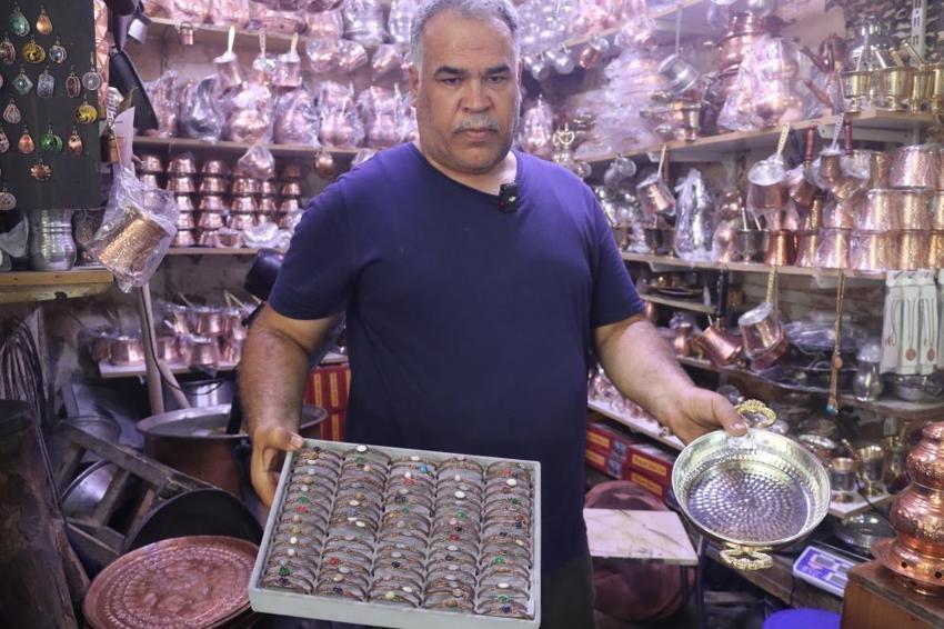 Çekiç sesleri hiç susmuyor! Her bir parçası büyük emek istiyor: Turistler o çarşıya akın ediyor
