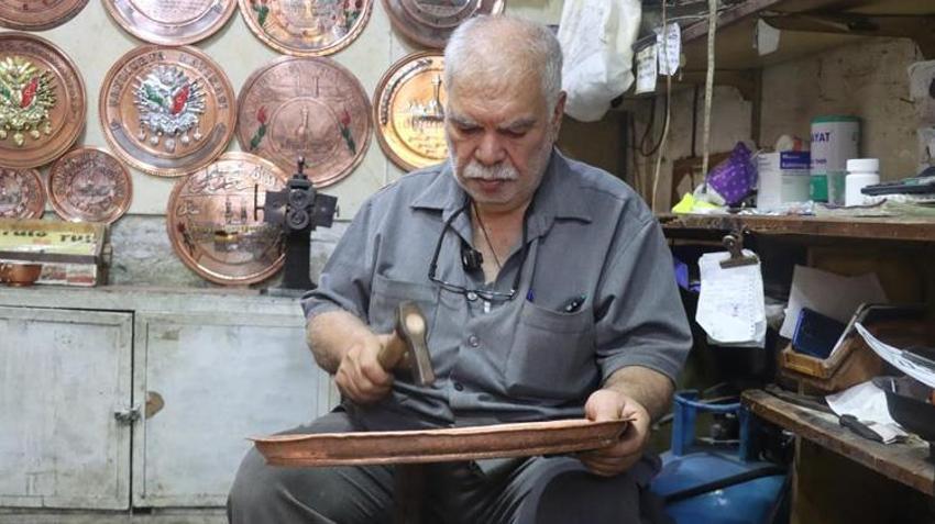 Çekiç sesleri hiç susmuyor! Her bir parçası büyük emek istiyor: Turistler o çarşıya akın ediyor