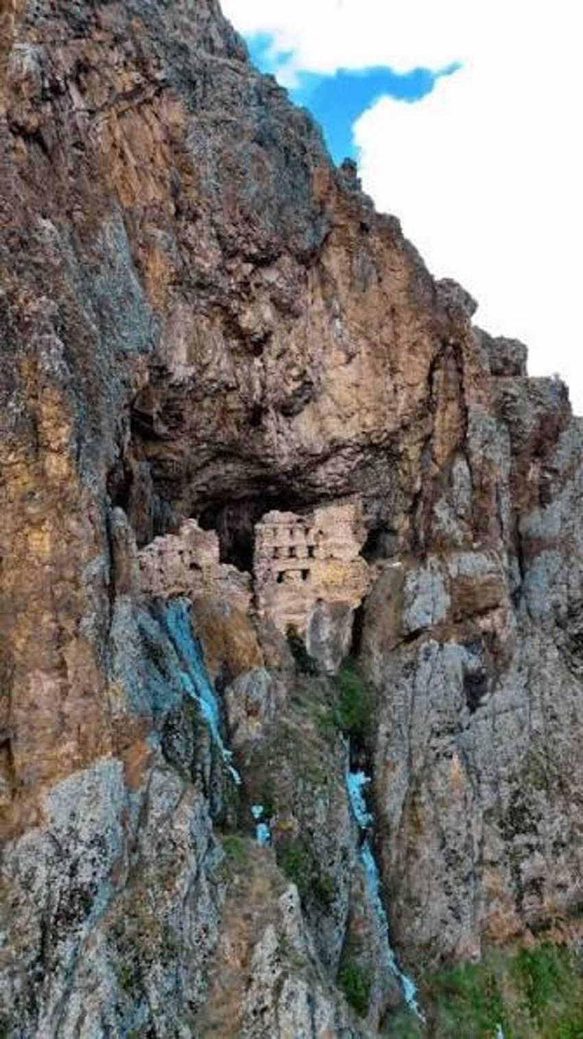 Ankara’nın 'Mini Sümela'sı: keşfedilmeyi bekliyor: Kızılcahamam’daki tarihi Alicin Manastırı gizemini koruyor