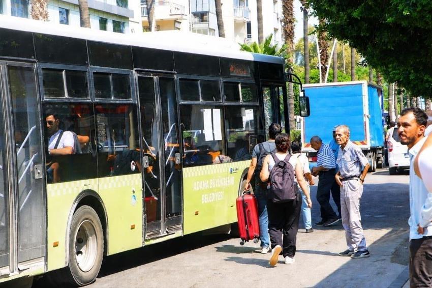 Adana'nın yaz çilesi bitmiyor: Her yolcu aynı dertten şikayet ediyor