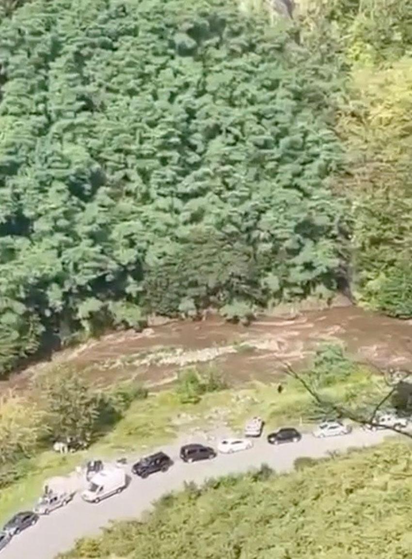 Giresun'da etkili sağanak felakete dönüştü! Sele kapılan anne ve 2 kızı kayboldu