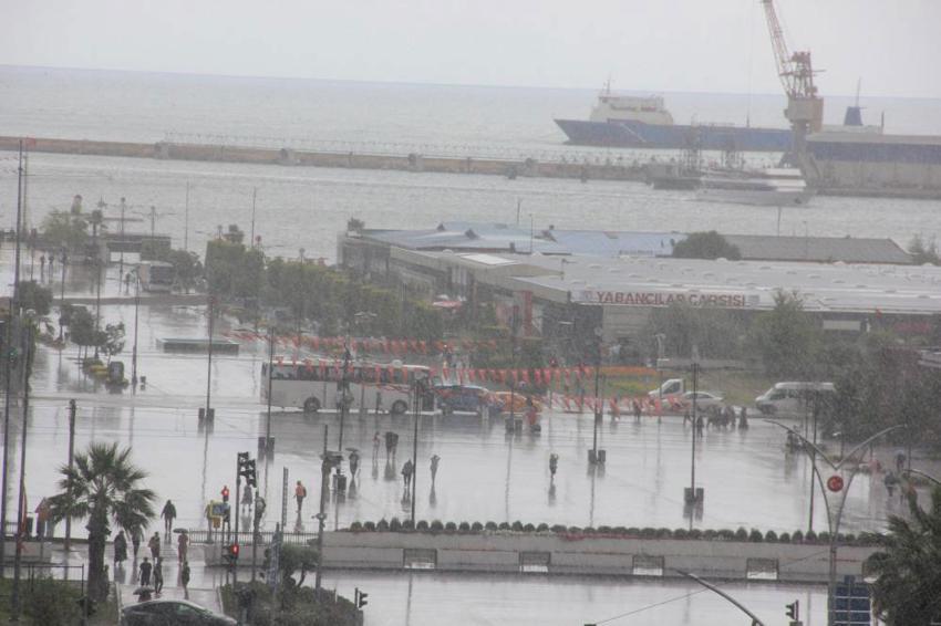 Meteoroloji ve hava tahmin uzmanı tarih vererek uyardı: Hafta sonu ülkemizin büyük bir bölümü sağanak yağışların etkisi altında olacak