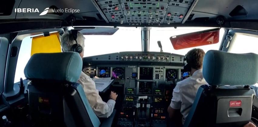 Güneş tutulması için İspanya'dan özel uçuş; 10 bin metreden canlı yayınlandı