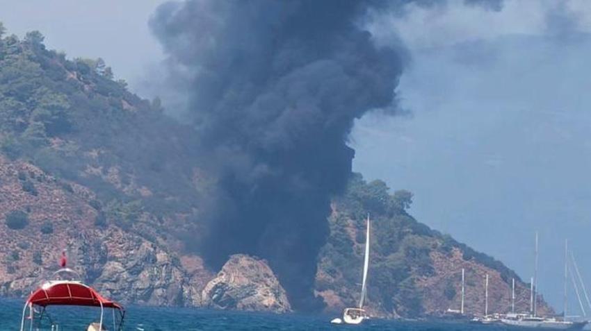 Fethiye'de can pazarı! Tur teknesi alev alev yandı: 115 yolcu denize atladı
