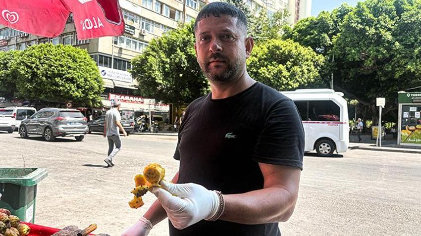 Adana sıcaktan yanarken imdada o koşuyor: Buz üstünde taneyle satılıyor, tanesi 10 TL'den kapış kapış gidiyor