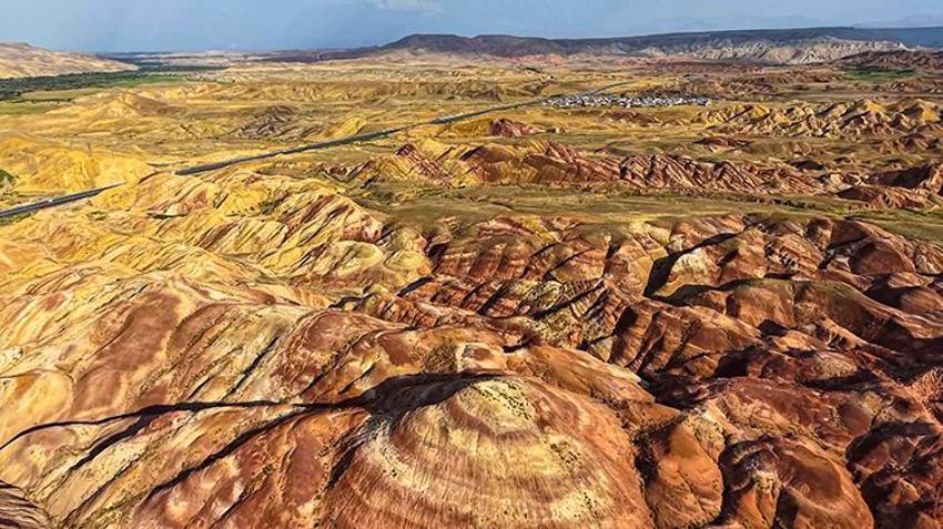 Mars yüzeyi değil Türkiye: Dünyada 6 yerde var biri Iğdır'da! 'Yağmur yağınca renk değiştiriyor!'