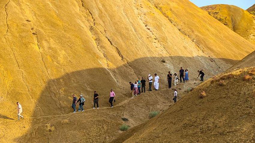 Mars yüzeyi değil Türkiye: Dünyada 6 yerde var biri Iğdır'da! 'Yağmur yağınca renk değiştiriyor!'