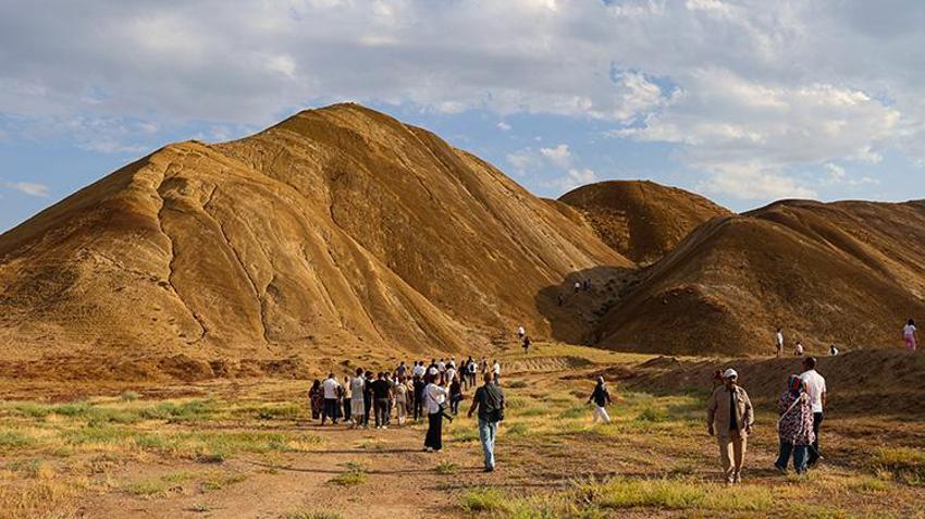 Mars yüzeyi değil Türkiye: Dünyada 6 yerde var biri Iğdır'da! 'Yağmur yağınca renk değiştiriyor!'