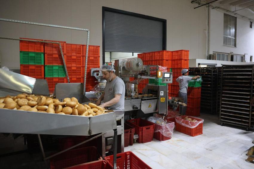 Herkes uyurken onlar 300 derecelik sıcaklıkta ekmek mesaisinde