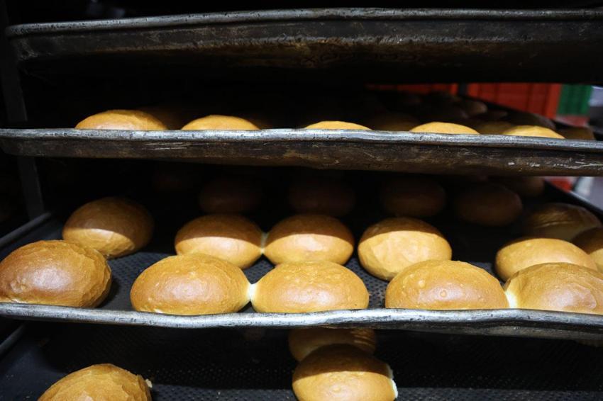 Herkes uyurken onlar 300 derecelik sıcaklıkta ekmek mesaisinde