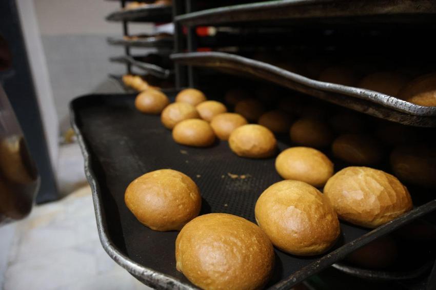 Herkes uyurken onlar 300 derecelik sıcaklıkta ekmek mesaisinde
