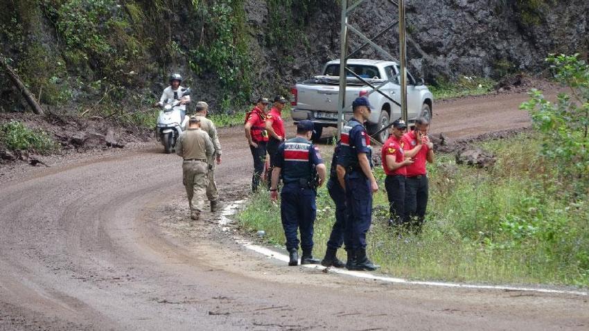 Giresun'da sağanak ve sel felakete yol yol açtı: Köylerine gitmek istediler, sel sularına kapılarak kayboldular