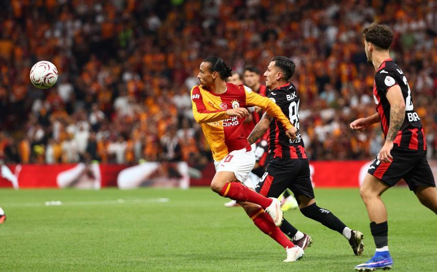 Süper Lig'in açılış maçında Galatasaray, Arca Çorum karşısında puanı son dakikada aldı