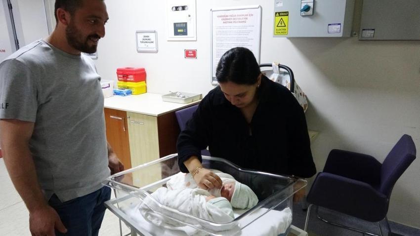 Tıp dünyası bu doğumu konuşuyor! Trabzon'da milyonda bir mucize: İki ayrı rahimden ikiz bebek dünyaya geldi!