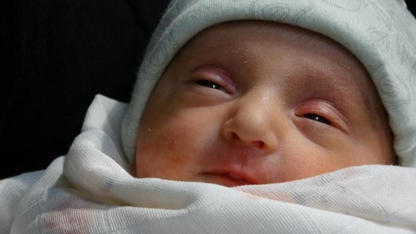 Tıp dünyası bu doğumu konuşuyor! Trabzon'da milyonda bir mucize: İki ayrı rahimden ikiz bebek dünyaya geldi!