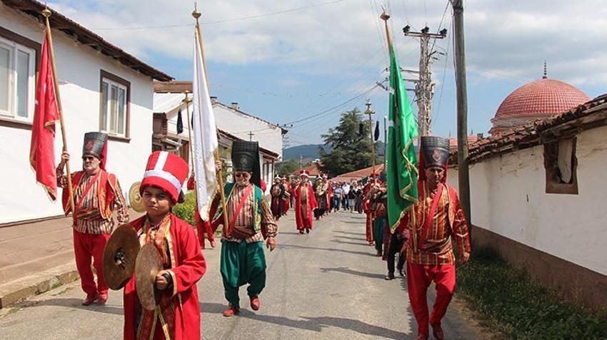 Bir asırdır çamur sanata dönüşüyor: Bilecik'te dev festival başladı!