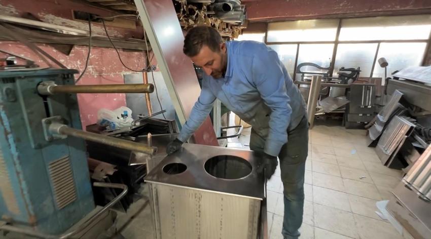 Hakkari'de teknolojiye karşı sıcak direniş: Sobacılık zanaatı Yüksekova’da ayakta kalmaya çalışıyor