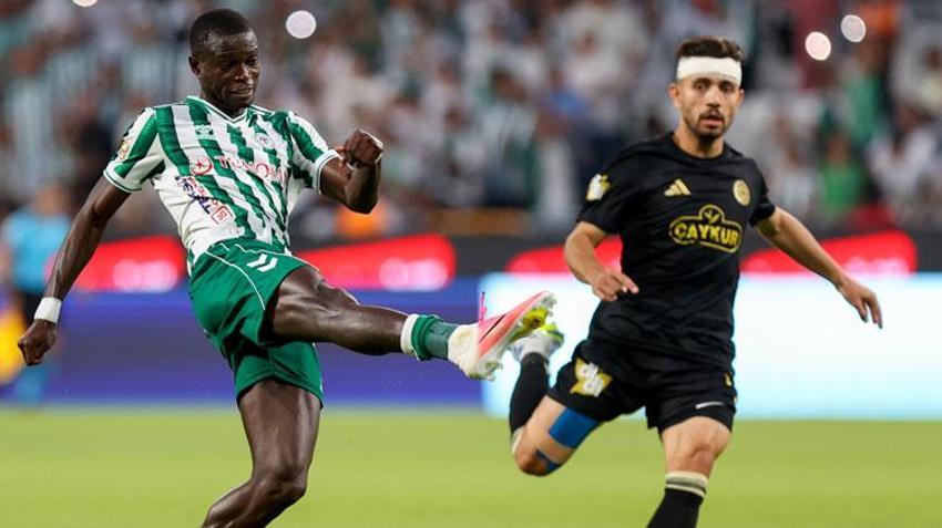TÜMOSAN Konyaspor - Çaykur Rizespor maçında 3 puanı getiren gol 90+7'de penaltıdan geldi
