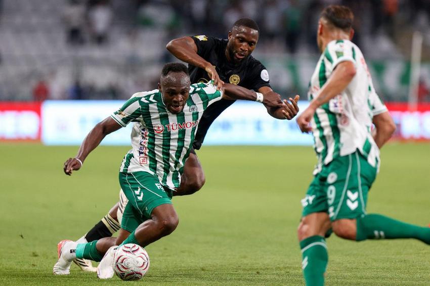 TÜMOSAN Konyaspor - Çaykur Rizespor maçında 3 puanı getiren gol 90+7'de penaltıdan geldi