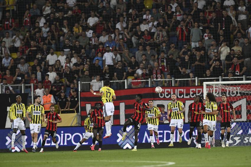 Gençlerbirliği: 2 - Fenerbahçe: 1 Kanarya attı Gençler geri döndü