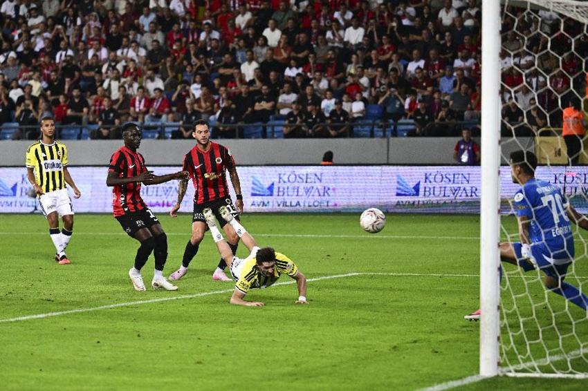 Gençlerbirliği: 2 - Fenerbahçe: 1 Kanarya attı Gençler geri döndü