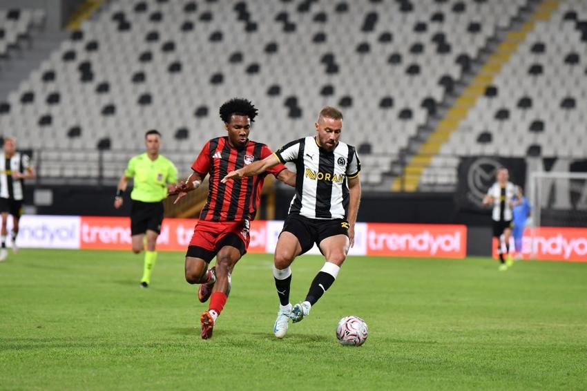 Manisa FK - Vanspor FK maçında gol yağmuru vardı