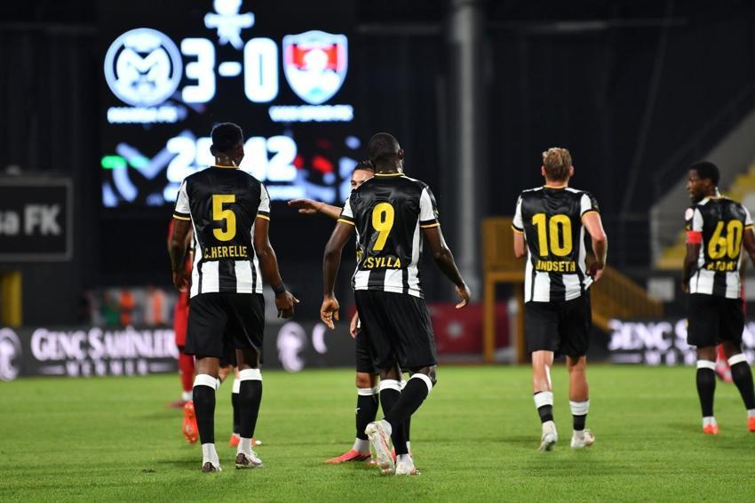 Manisa FK - Vanspor FK maçında gol yağmuru vardı