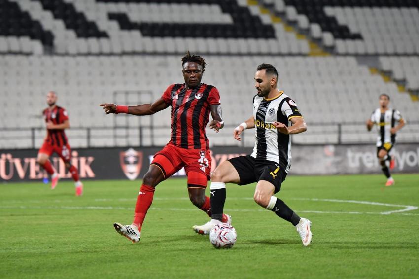 Manisa FK - Vanspor FK maçında gol yağmuru vardı