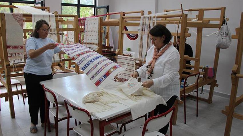 Yemek tarifi gibi dokuma! Un, su ve yumurtayla 50 yıllık gelenek canlandı