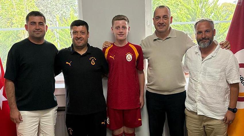 Urla Belediyesporlu genç futbolcu Galatasaray'a transfer oldu