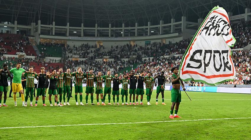 Amedspor, Erzurumspor'a fark atıp lider oldu! Besnik Hasi soyunma odasında fişi çekmiş