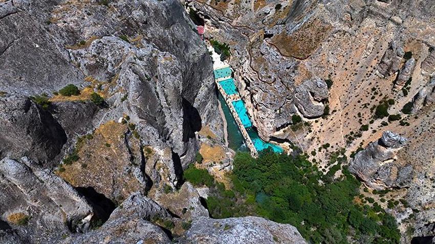 Malatya'da kayalıkların arasında şifa dağıtan saklı cennet: Osmanlı'dan günümüze kadar geldi, hiç boş kalmıyor!