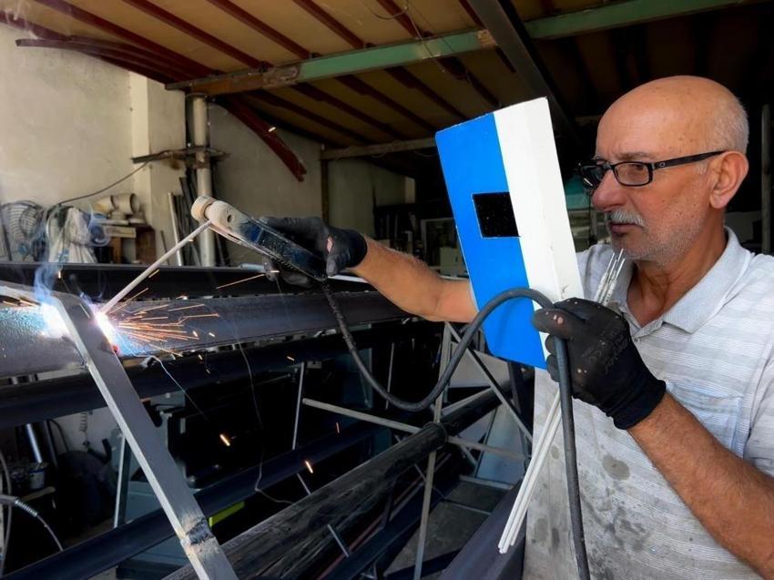 Van'da emekli oldu 100 tane yaptı: İmamlığı bırakıp camiye böyle hizmet etti