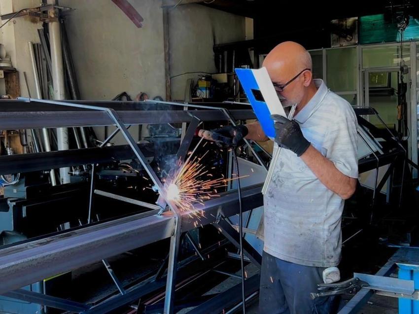 Van'da emekli oldu 100 tane yaptı: İmamlığı bırakıp camiye böyle hizmet etti
