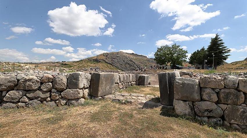 Çorum'da 3 bin 500 yıllık Hitit mahallesi ayağa kaldırılıyor! Taş yığını olmaktan kurtarılacak