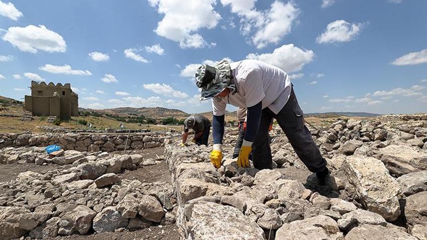 Çorum'da 3 bin 500 yıllık Hitit mahallesi ayağa kaldırılıyor! Taş yığını olmaktan kurtarılacak