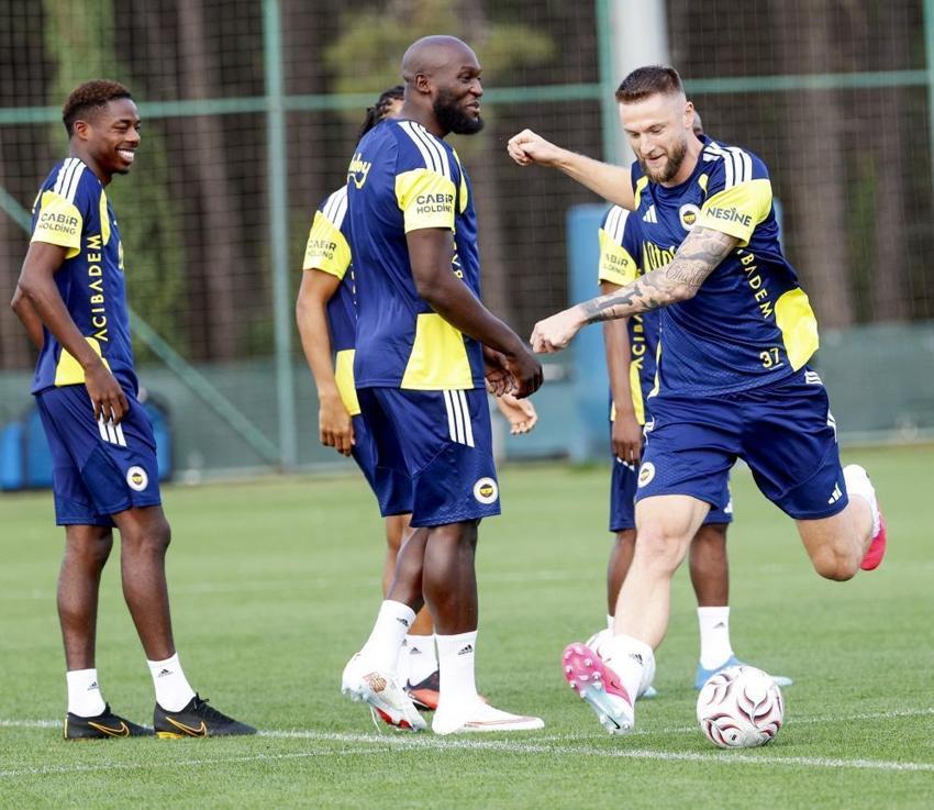FENERBAHÇE OLYMPIQUE LYON MAÇI NE ZAMAN, HANGİ KANALDA? Fenerbahçe'nin maçı ne zaman, şifresiz mi? FB-Lyon karşılaşması hangi kanalda, şifreli mi? İşte muhtemel ilk 11'ler