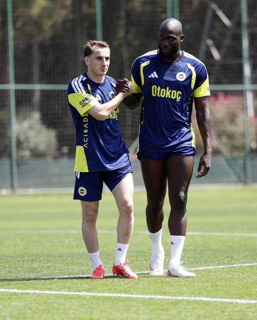 FENERBAHÇE OLYMPIQUE LYON MAÇI NE ZAMAN, HANGİ KANALDA? Fenerbahçe'nin maçı ne zaman, şifresiz mi? FB-Lyon karşılaşması hangi kanalda, şifreli mi? İşte muhtemel ilk 11'ler