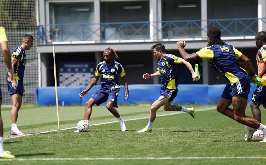 FENERBAHÇE OLYMPIQUE LYON MAÇI NE ZAMAN, HANGİ KANALDA? Fenerbahçe'nin maçı ne zaman, şifresiz mi? FB-Lyon karşılaşması hangi kanalda, şifreli mi? İşte muhtemel ilk 11'ler