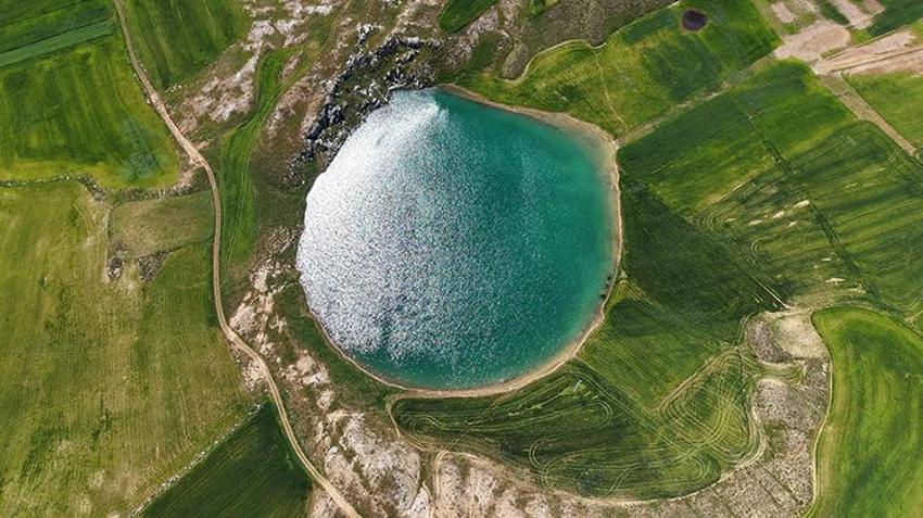 Sivas'ın saklı cenneti yüzyıllık obruk gölleri bu sezon ziyaretçi akınına uğradı!