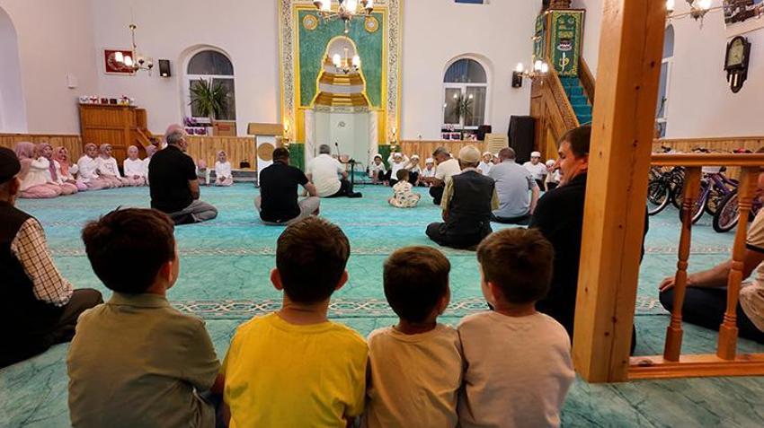 Bursa Tekkeköy'de çocukların yüzünü güldüren bu gelenek 62 yıldır sürdürülüyor!
