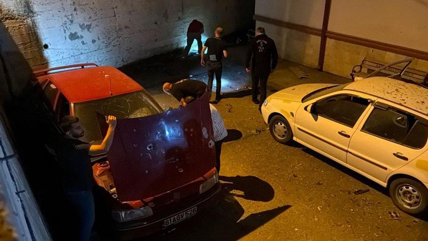 Emniyet müdürlüğü binası yanındaki araçların üzerine insansız hava aracı düştü