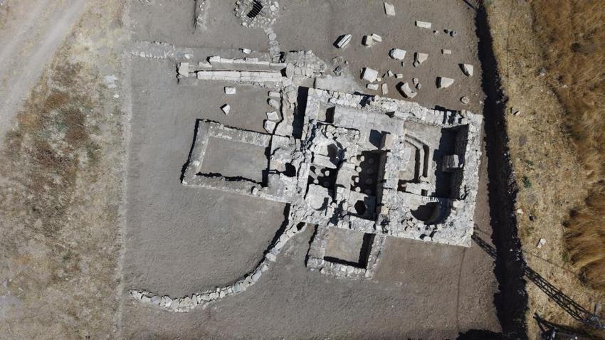 Elazığ'da çiftçi tarlasına fidan dikerken fark etti! 84 metrekarelik mozaiğin altı dev bir Roma yerleşimi çıktı